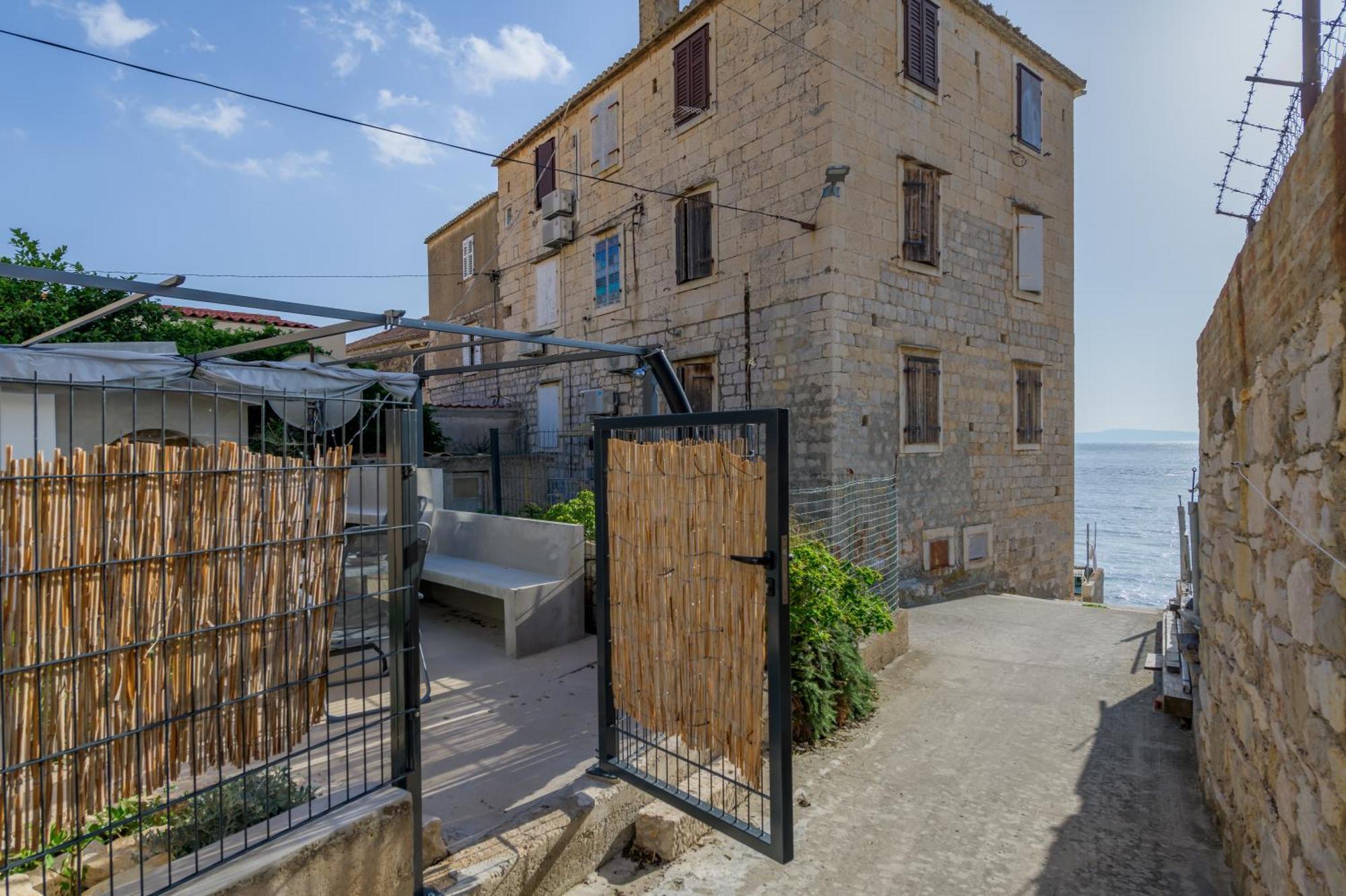 Tiny Secret House Apartment Komiza Luaran gambar